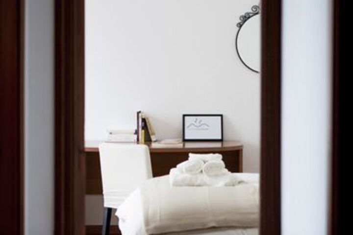 Room 7 of 16