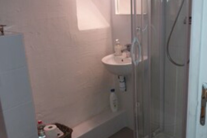 Room 3 of 27
