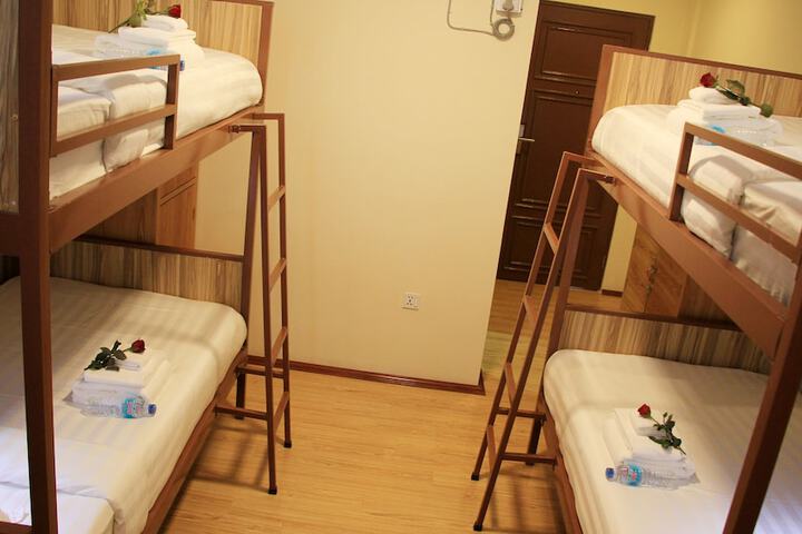 Room 4 of 26