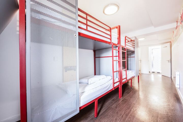 Room 17 of 45