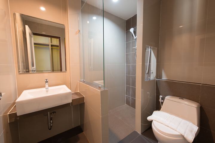Room 3 of 25