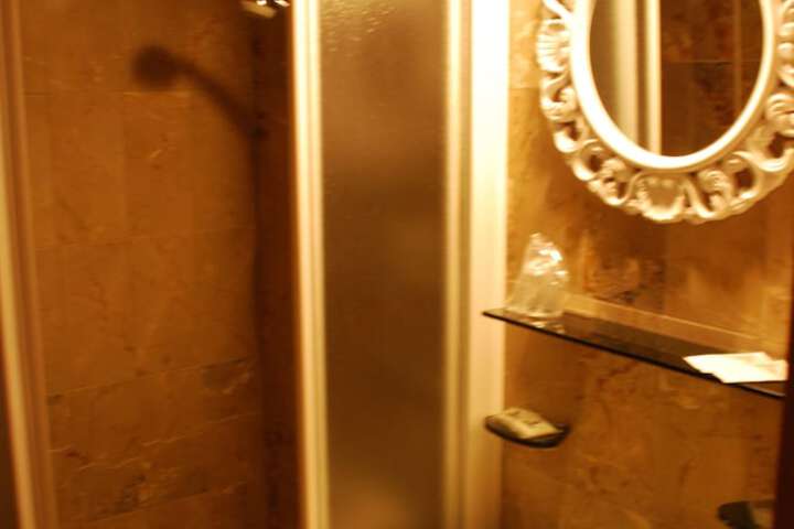Room 19 of 40