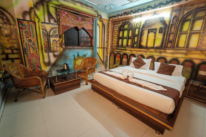 Room 27 of 37