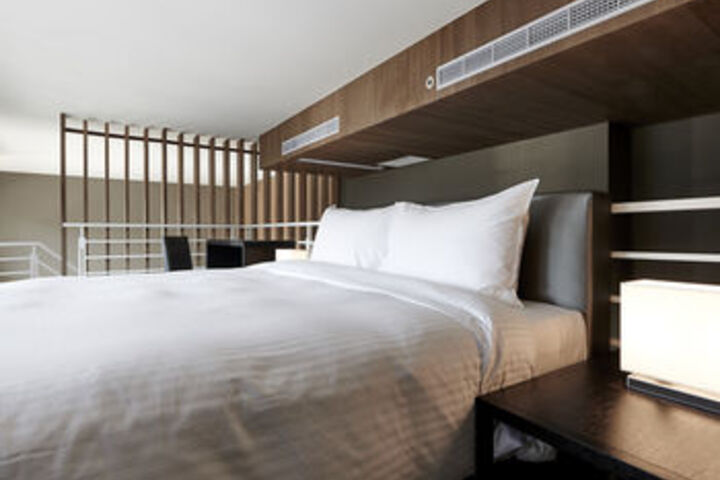 Room 13 of 28