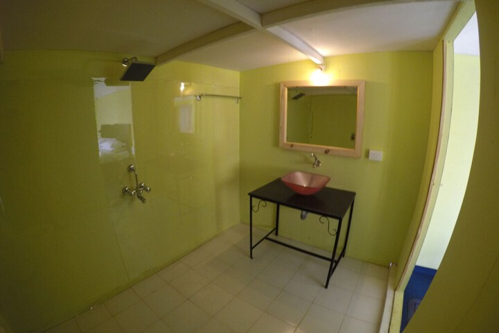 Room 16 of 43