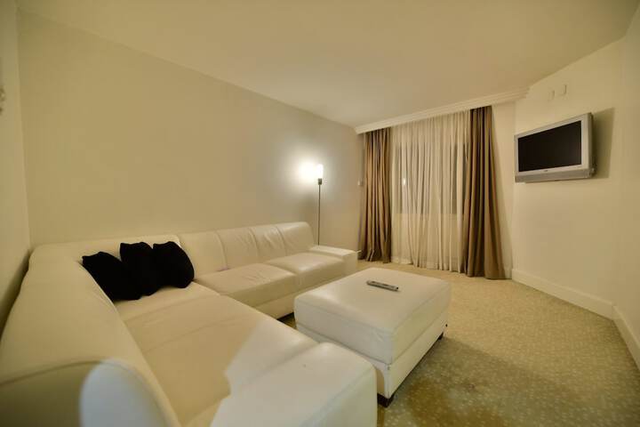 Room 11 of 43