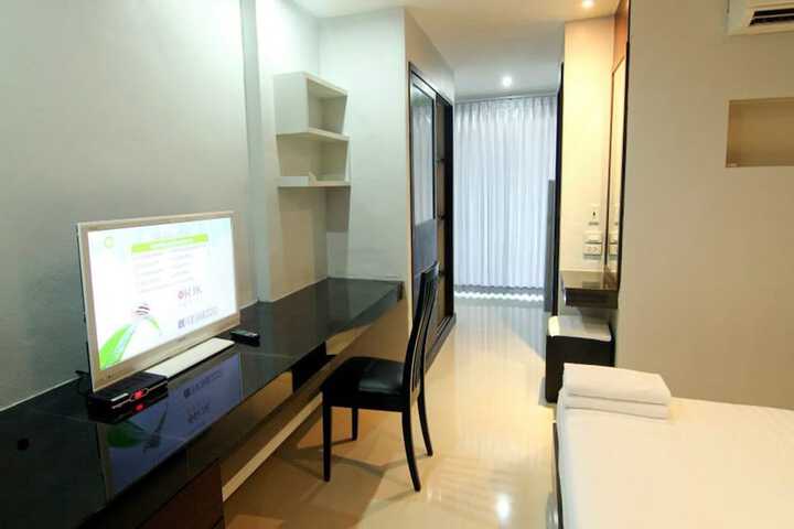 Room 9 of 15