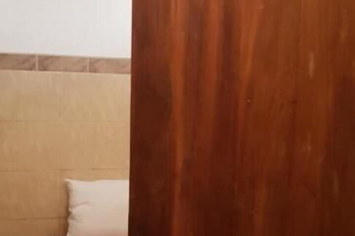 Room 12 of 43