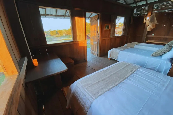 Room 5 of 10