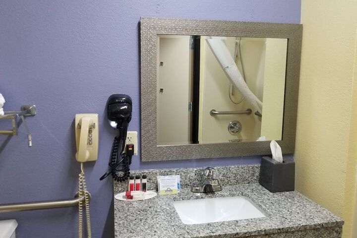 Room 34 of 70