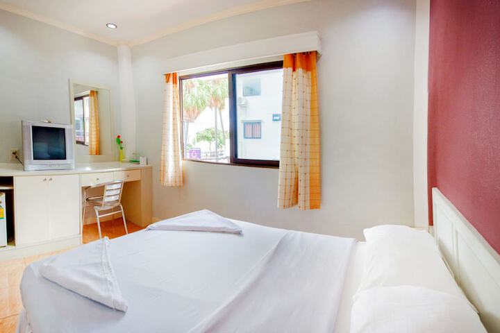 Room 14 of 22