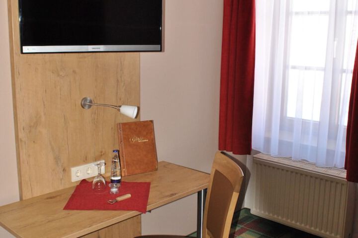 Room 12 of 52