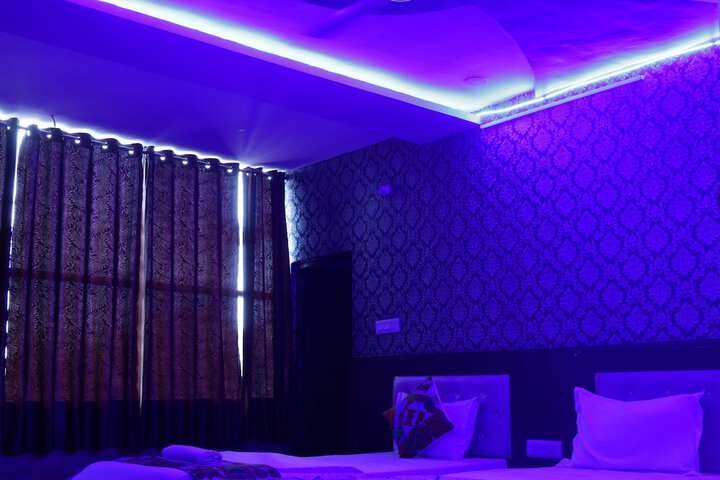 Room 32 of 41