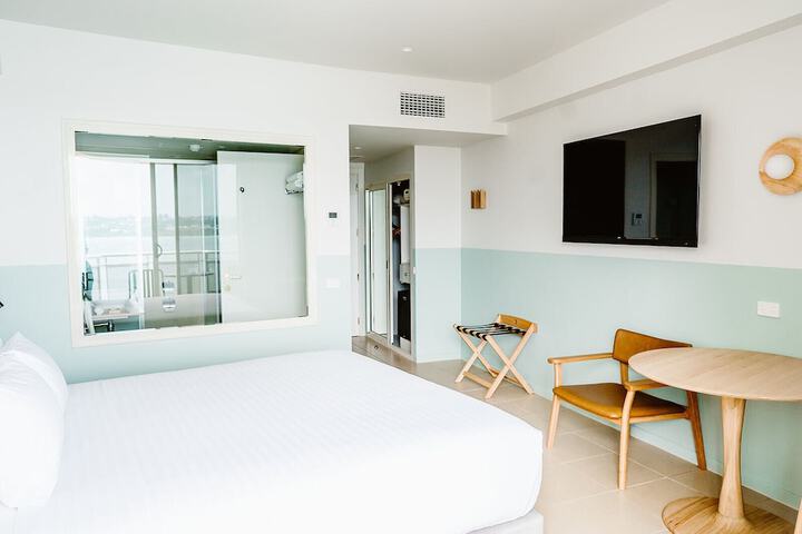 Room 8 of 50