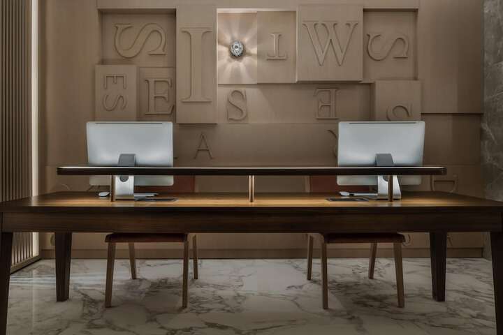 Business Center 111 of 114