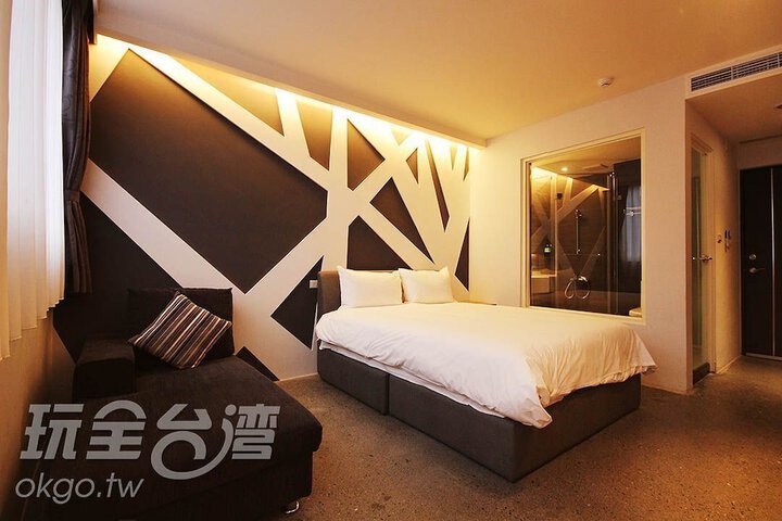 Room 21 of 118