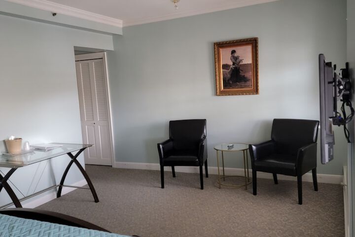 Room 112 of 206