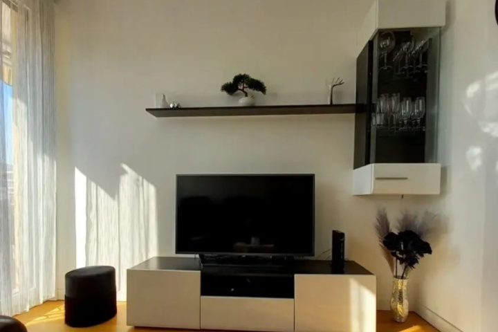 Room 5 of 20