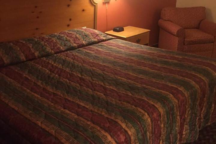 Room 21 of 27