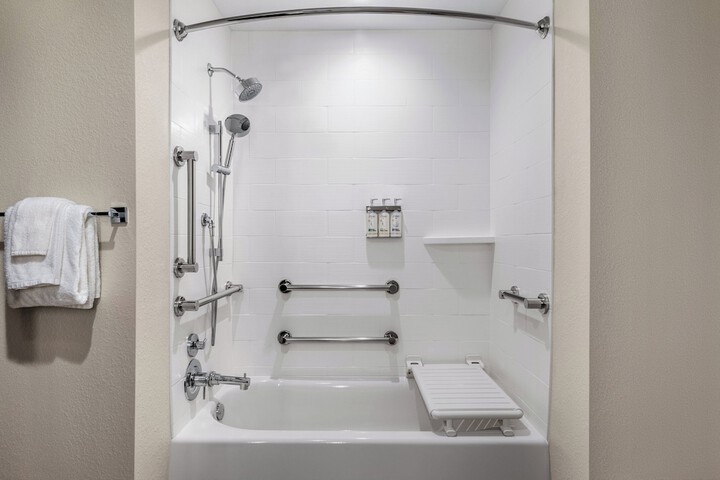 2 Queen Standard Bath Shower Combination (8 of 16)