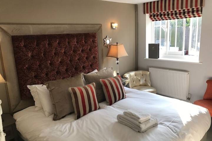 Room 3 of 109