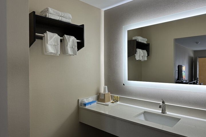 Mini Suite (7 of 9)