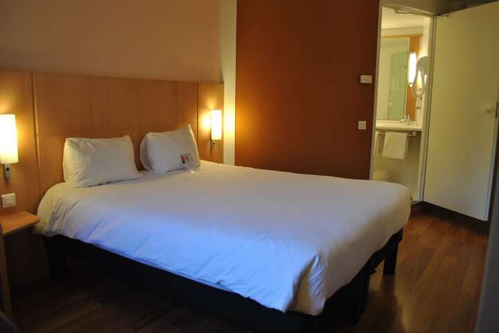 Room 10 of 51