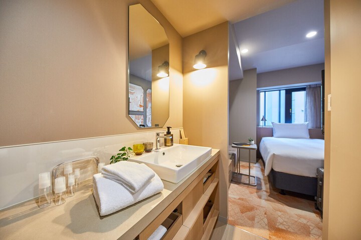 Room 38 di 60