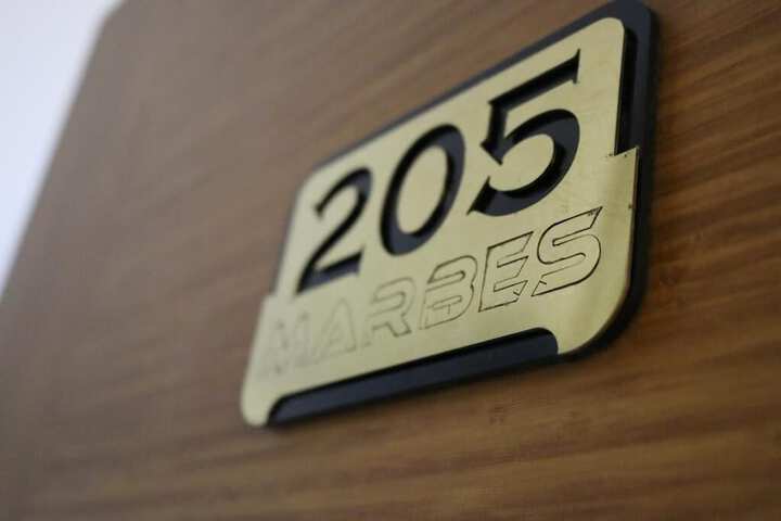 Room 13 of 32