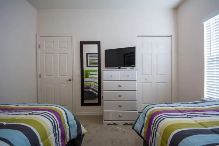 Room 5 of 24