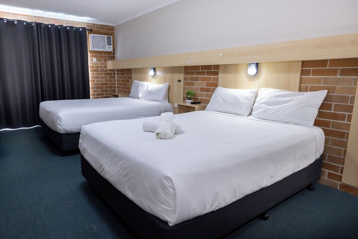 Room 15 of 33