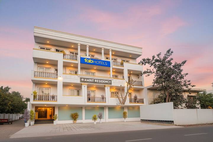 FabHotel Amrit luxury Inn by Amrit Residency