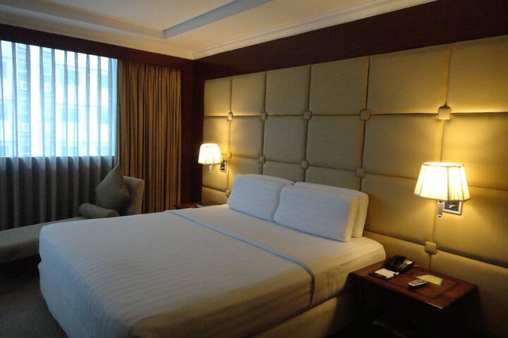 Room 21 of 77
