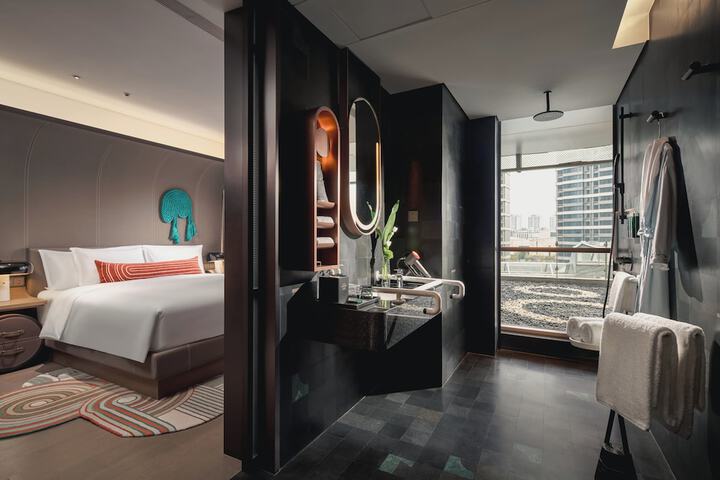 Room 41 of 93