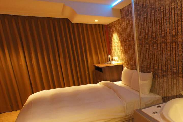 Room 20 of 63