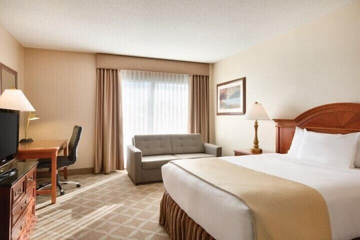 Room 2 of 18