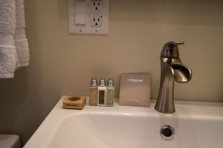 Clean Restrooms