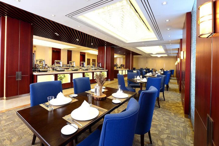 Dining 208 of 325