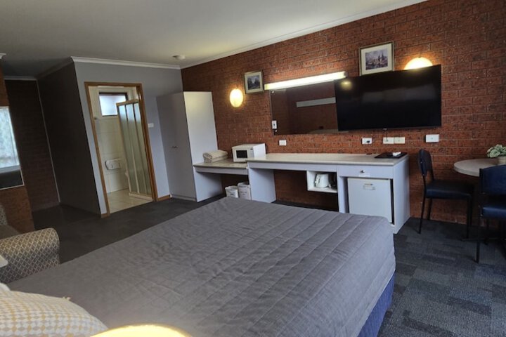 Room 9 of 35