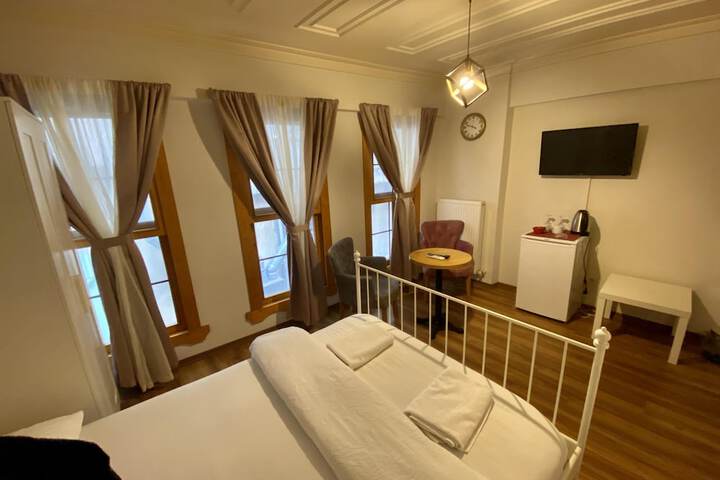 Room 12 of 21
