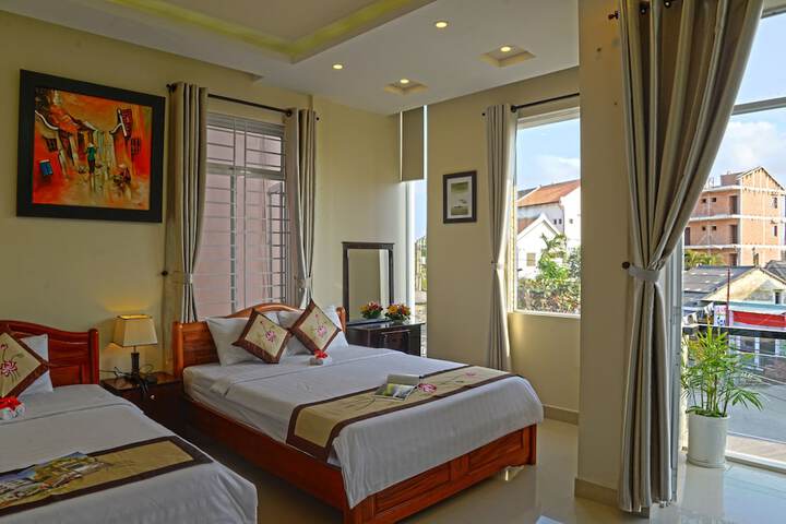 Room 2 of 23