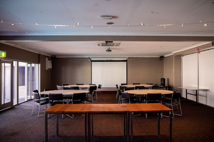Business Center 39 of 43