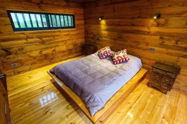 Room 3 of 12