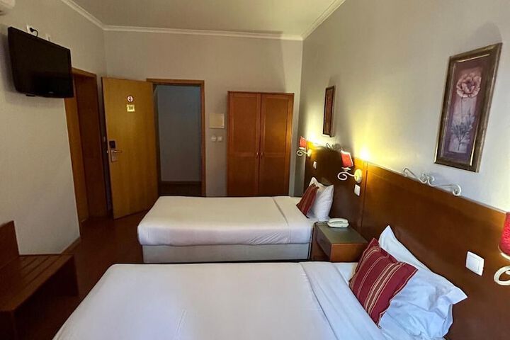 Room 9 of 49