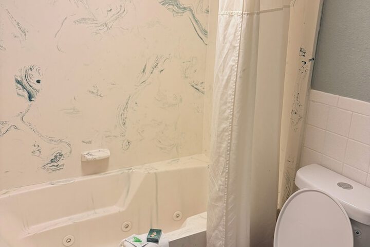 Room 14 of 17