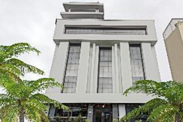 Hotel Saaket Residency - Hotel in Daba Gardens