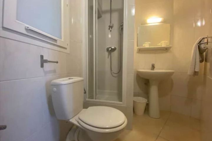 Room 15 of 17