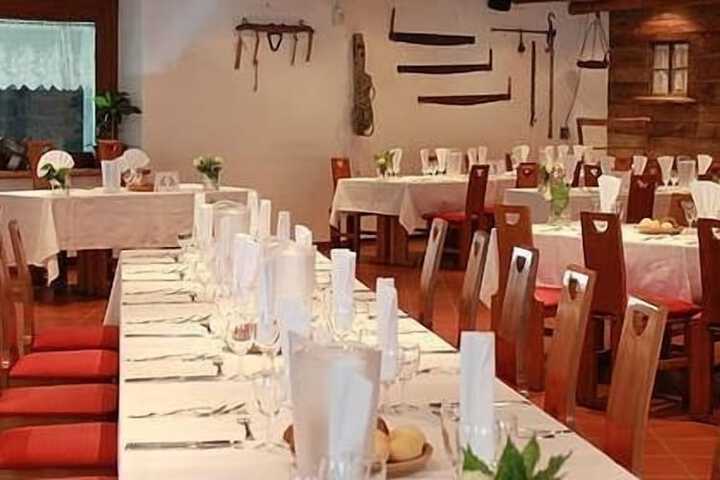 Dining 40 of 53