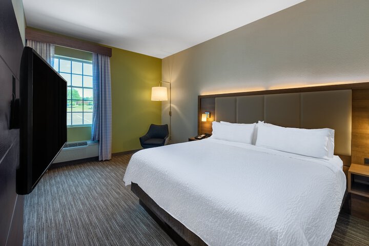 Standard King Bed Accessible (11 of 23)