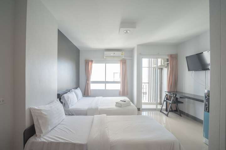 Room 11 of 25